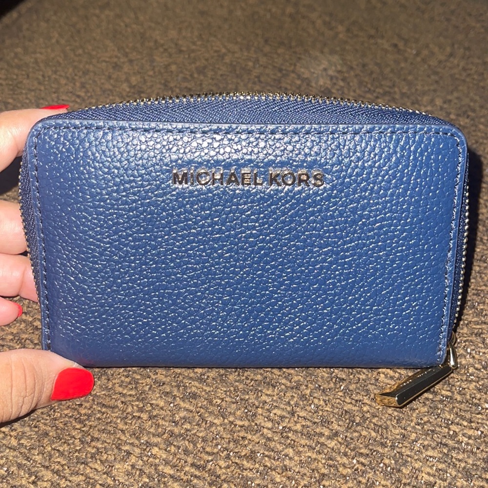 Michael Kors Zip Around Wallet